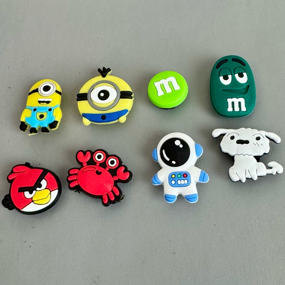 Lot of 8 Desipcable ME Minions and More Crocs Shoe Charms - NEW